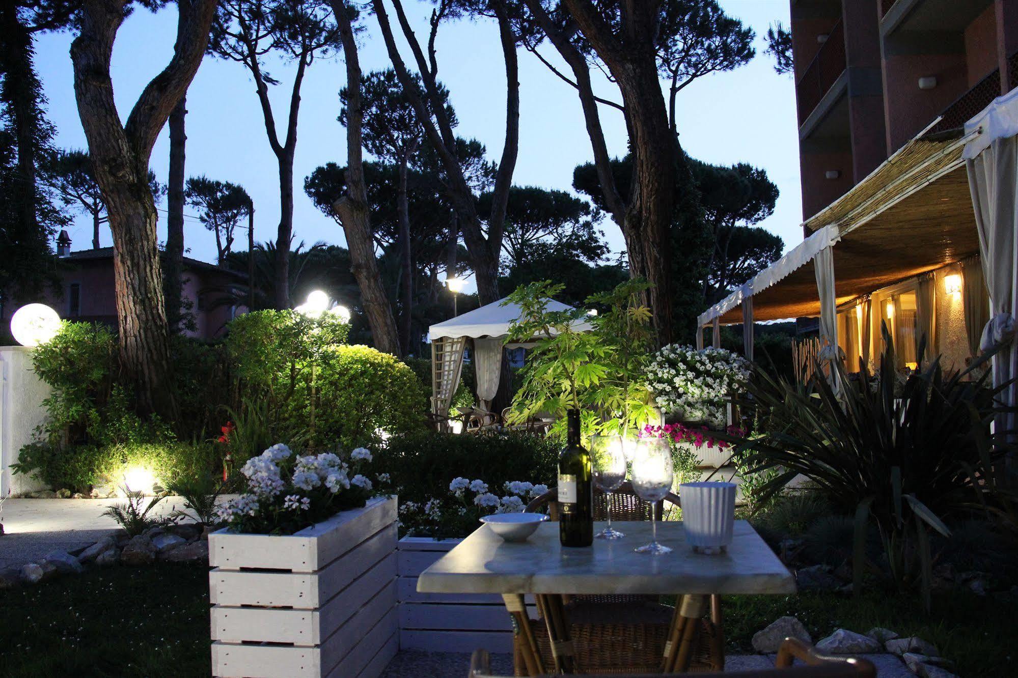 Hotel Bijou Forte dei Marmi Kültér fotó
